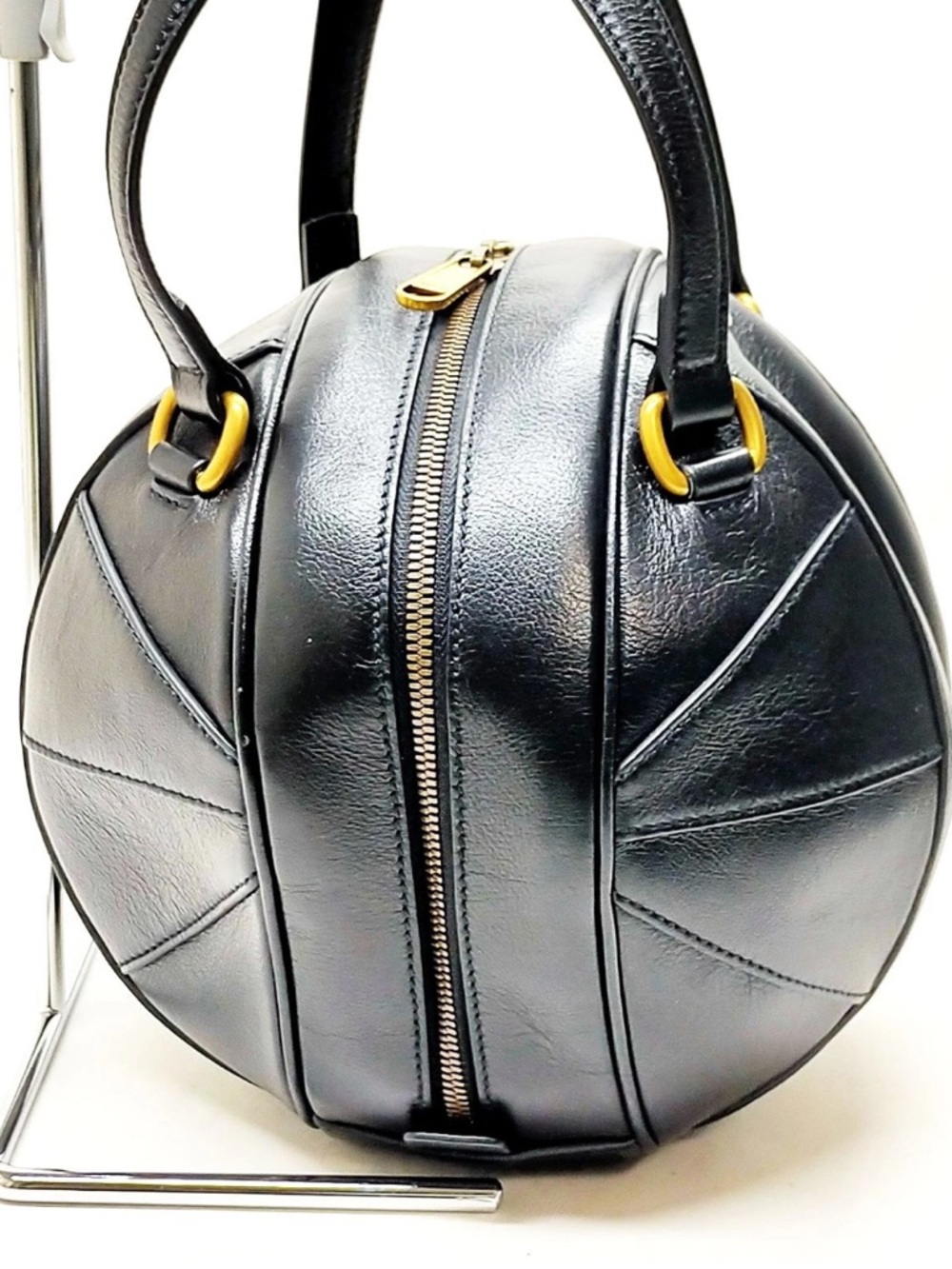 Gucci GG Black leather Tifosa Ball Bag - Picture 4 of 10